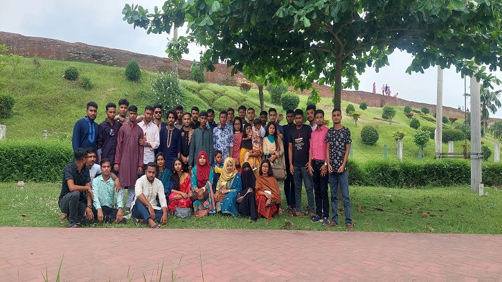  মহাস্থানগড়ে আমরা