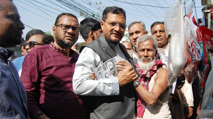 চট্টগ্রাম-৯ আসনের প্রার্থী আবু সুফিয়ান চালিয়ে যাচ্ছেন নির্বাচনী প্রচারণা।