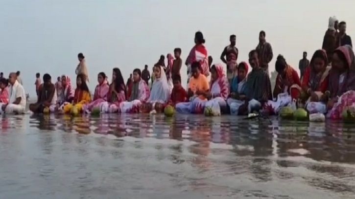 পূণ্যস্নানের মধ্য দিয়ে শেষ হয়েছে সুন্দরবনের রাসপূজা পূণ্যস্নানের মধ্য দিয়ে শেষ হয়েছে সুন্দরবনের রাসপূজা