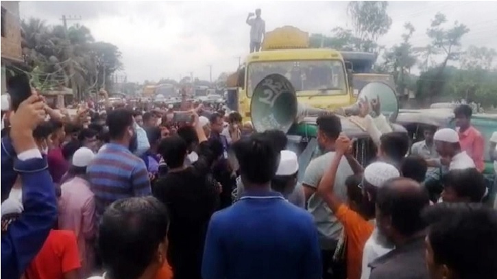 খুনিদের ফাঁসির দাবিতে শিশু তাসপিয়ার মৃতদেহ নিয়ে বিক্ষোভ