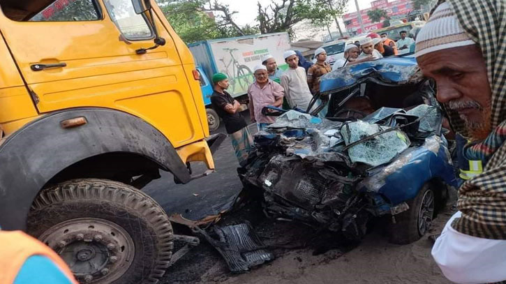 ট্রাক-প্রাইভেটকারের সংঘর্ষে নিহত ৫