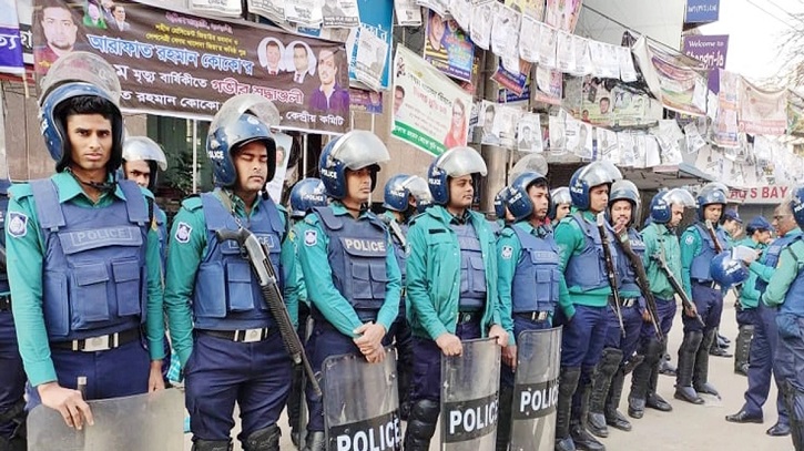 খালেদা জিয়া’র ইস্যুতে দেশে রেড অ্যালার্ট জারিঃ পুলিশের সব ছুটি বাতিল খালেদা জিয়া’র ইস্যুতে দেশে রেড অ্যালার্ট জারিঃ পুলিশের সব ছুটি বাতিল