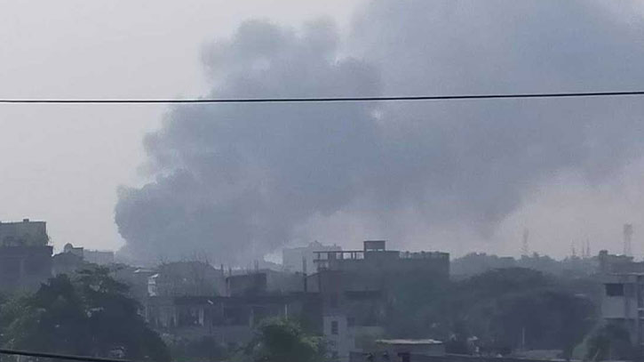 চট্টগ্রামে কেমিক্যাল কারখানায় আগুন চট্টগ্রামে কেমিক্যাল কারখানায় আগুন