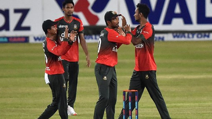 দল গোছানোর নামে আরো ভাঙন দল গোছানোর নামে আরো ভাঙন