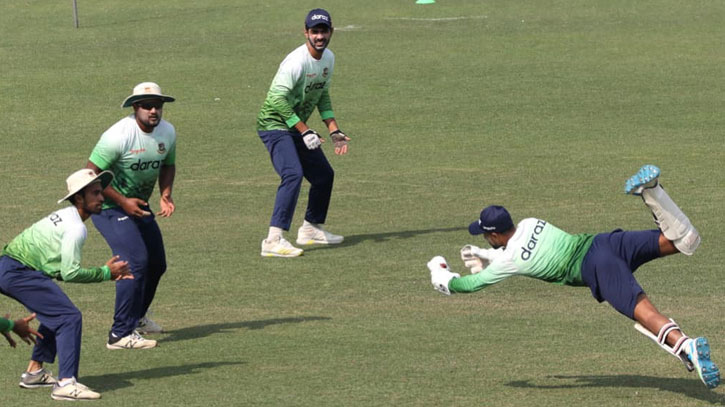 যেমন দল নিয়ে নামবে বাংলাদেশ যেমন দল নিয়ে নামবে বাংলাদেশ