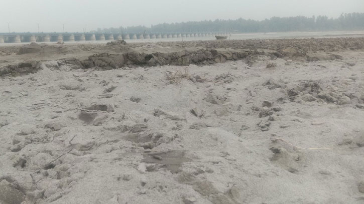 শুকিয়ে যাচ্ছে তিস্তা, পানি আদায়ে ব্যর্থ যৌথ নদী কমিশন শুকিয়ে যাচ্ছে তিস্তা, পানি আদায়ে ব্যর্থ যৌথ নদী কমিশন