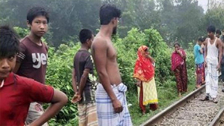 শিশু সন্তানকে কোলে নিয়ে ট্রেনের নিচে ঝাঁপ শিশু সন্তানকে কোলে নিয়ে ট্রেনের নিচে ঝাঁপ
