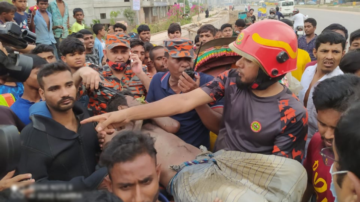 মিরপুরে ড্রেনে নিখোঁজ ব্যক্তি ছয় ঘণ্টা পর জীবিত উদ্ধার