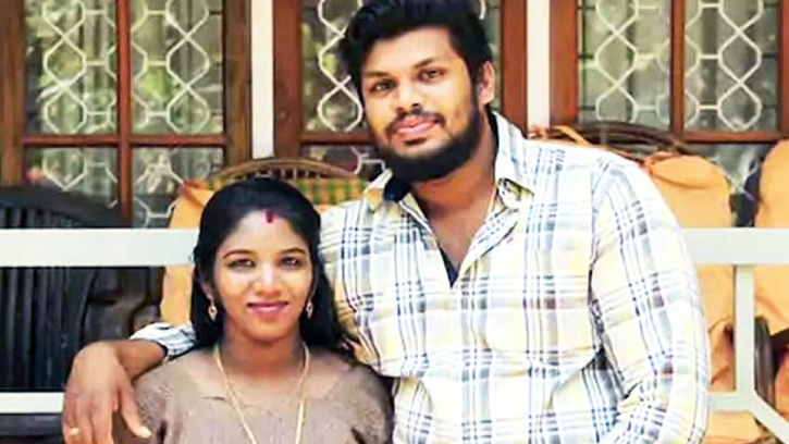 গোখরো সাপ দিয়ে স্ত্রীকে খুন, স্বামীর যাবজ্জীবন কারাদণ্ড গোখরো সাপ দিয়ে স্ত্রীকে খুন, স্বামীর যাবজ্জীবন কারাদণ্ড
