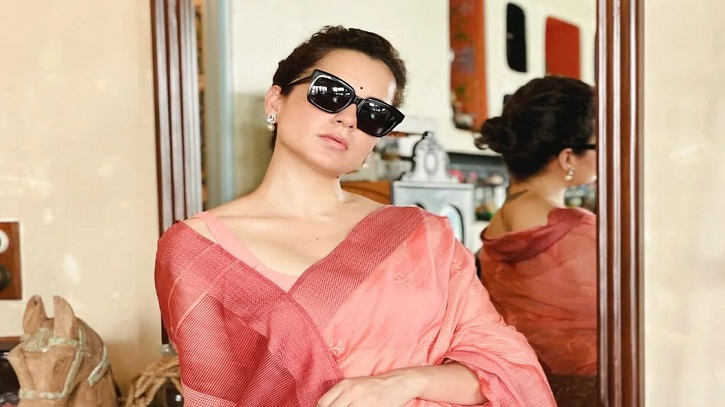 ডিপ নেক চেক ড্রেসে অন্য রূপে কঙ্গনা ডিপ নেক চেক ড্রেসে অন্য রূপে কঙ্গনা