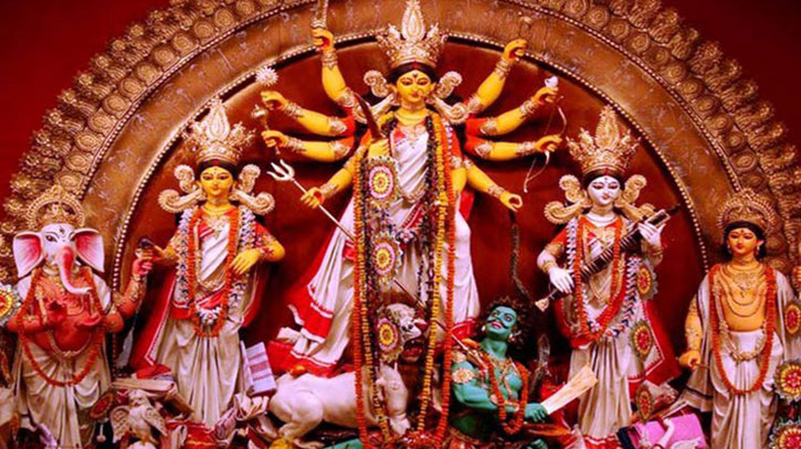 আজ মহাঅষ্টমী, হচ্ছে না কুমারীপূজা আজ মহাঅষ্টমী, হচ্ছে না কুমারীপূজা