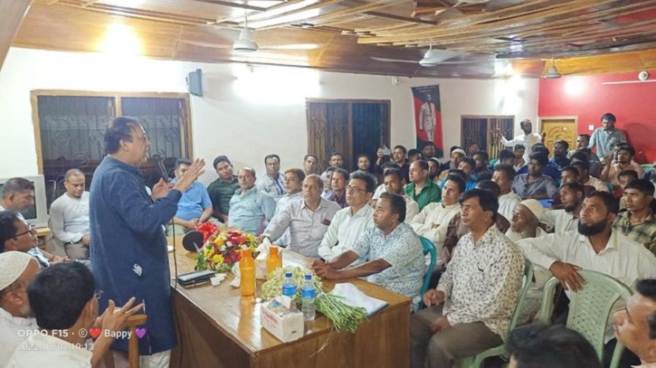 ‘ফ্যাসিবাদী আওয়ামী লীগ সরকারকে আর এক ইঞ্চিও ছাড় দেওয়া হবে না’ ‘ফ্যাসিবাদী আওয়ামী লীগ সরকারকে আর এক ইঞ্চিও ছাড় দেওয়া হবে না’