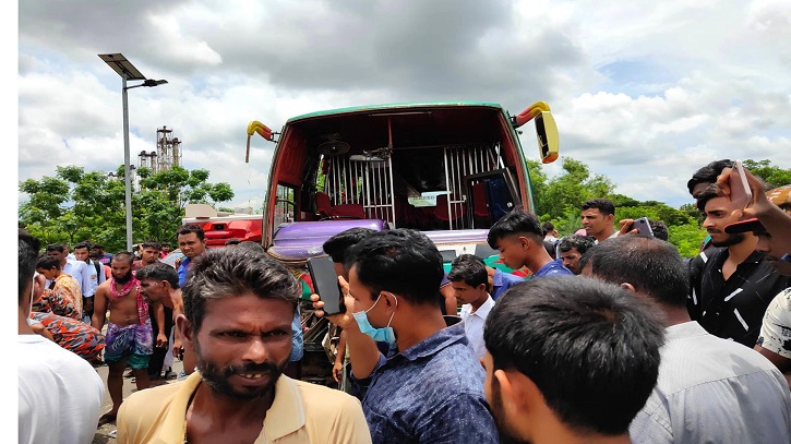 গোপালগঞ্জে বাস-ট্রাক সংঘর্ষে নিহত ১ গোপালগঞ্জে বাস-ট্রাক সংঘর্ষে নিহত ১