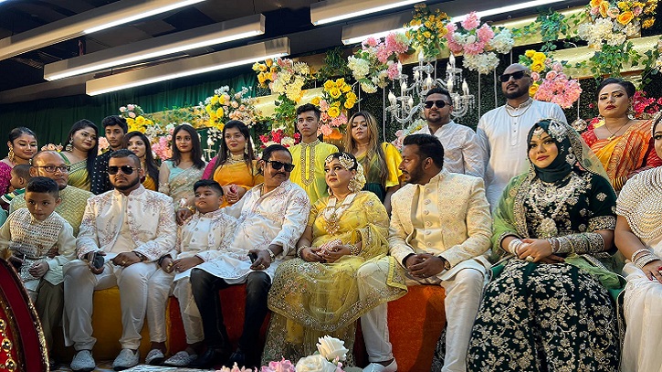 ডিপজলের ছেলের বিয়ে, থাকছে ‘কোটি টাকা কাবিন’! (ভিডিও) ডিপজলের ছেলের বিয়ে, থাকছে ‘কোটি টাকা কাবিন’! (ভিডিও)