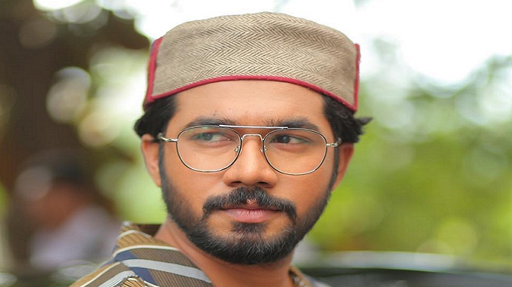 ‘সাদা সাদা কালা কালা’ গানটি গেয়ে প্রশংসায় ভাসছেন অভিনেতা (ভিডিও) ‘সাদা সাদা কালা কালা’ গানটি গেয়ে প্রশংসায় ভাসছেন অভিনেতা (ভিডিও)
