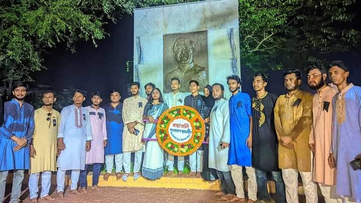 বঙ্গবন্ধু ম্যুরালে শ্রদ্ধা জানিয়ে রোকেয়া বিশ্ববিদ্যালয় ছাত্রলীগের কার্যক্রম শুরু