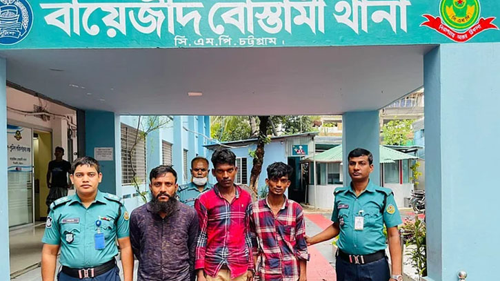 দিনের বেলায় বাসের ভেতর দলবেঁধে ধর্ষণ, চালকসহ গ্রেপ্তার ৩