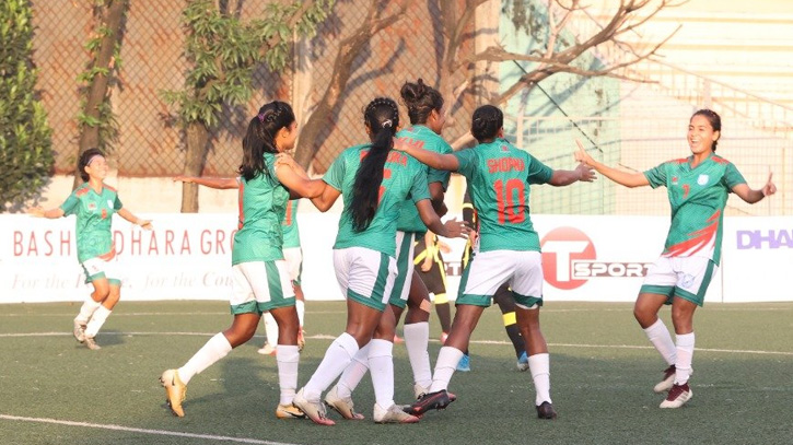 মালয়েশিয়ার জালে গুনে গুনে ৬ গোল দিলো বাংলাদেশের মেয়েরা মালয়েশিয়ার জালে গুনে গুনে ৬ গোল দিলো বাংলাদেশের মেয়েরা