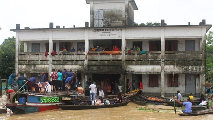 নেত্রকোনায় এখনও লক্ষাধিক মানুষ আশ্রয়কেন্দ্রে