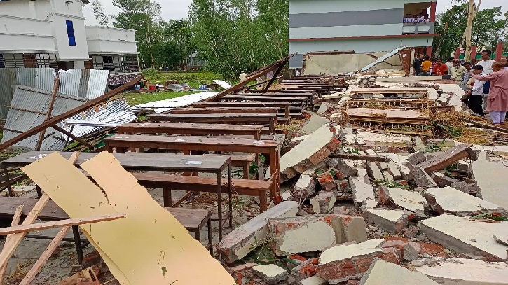 ঘুর্ণিঝড়ে টাঙ্গাইলে শিক্ষা প্রতিষ্ঠানসহ পাঁচ শতাধিক ঘরবাড়ি বিধ্বস্ত, আহত ৩