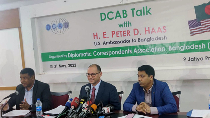জনগণকেই সরকার নির্বাচনের সুযোগ দিতে হবে: মার্কিন রাষ্ট্রদূত জনগণকেই সরকার নির্বাচনের সুযোগ দিতে হবে: মার্কিন রাষ্ট্রদূত