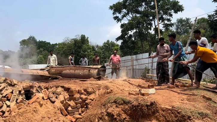 ইটভাটা গুড়িয়ে দিলো পরিবেশ অধিদপ্তর ও উপজেলা প্রশাসন