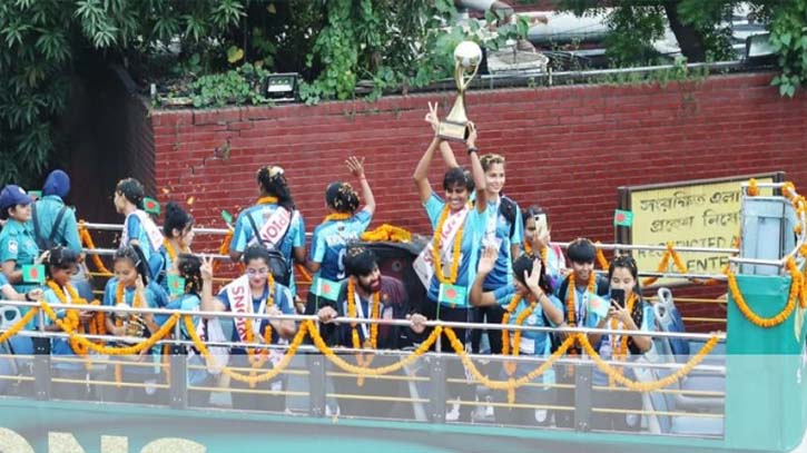 সাফজয়ী দলকে ৫০ লাখ টাকা পুরস্কারের ঘোষণা দিল এনভয়