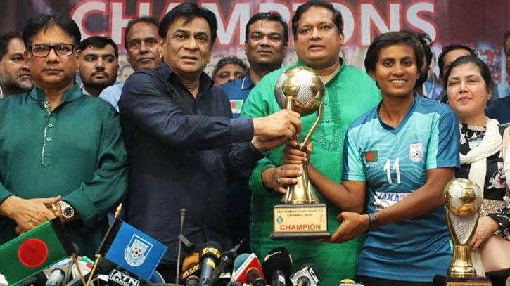 ২৯ সেপ্টেম্বর থেকে ছুটিতে যাবেন শিরোপা জেতানো মেয়েরা ২৯ সেপ্টেম্বর থেকে ছুটিতে যাবেন শিরোপা জেতানো মেয়েরা
