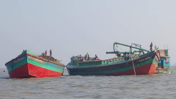 সিত্রাংয়ের তোড়ে ডুবলো ড্রেজার, নিখোঁজ ৮ শ্রমিক