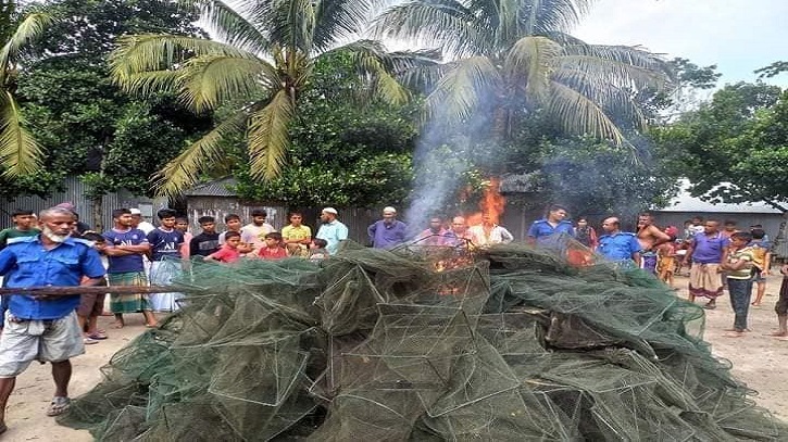 গোপালগঞ্জে ৬ শ’ ম্যাজিক জাল ধ্বংস