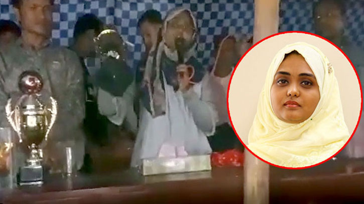 টুর্নামেন্টের ট্রফি আছড়ে ভাঙলেন ইউএনও টুর্নামেন্টের ট্রফি আছড়ে ভাঙলেন ইউএনও