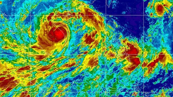 শক্তিশালী হয়ে আঘাত হেনেছে টাইফুন নোরু শক্তিশালী হয়ে আঘাত হেনেছে টাইফুন নোরু