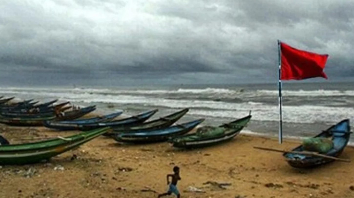 আসছে ঘূর্ণিঝড়, জেনে নিন কোন সংকেতের কী অর্থ