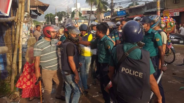 গাজীপুরে পুলিশ-বিএনপি সংঘর্ষ: পুলিশের মামলায় নারীসহ গ্রেফতার ১৫