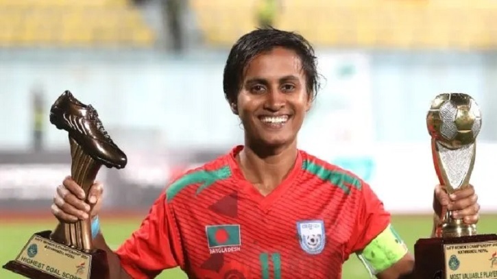 গোল্ডেন বুট পেয়েছিস, চেয়ার পাবি না! গোল্ডেন বুট পেয়েছিস, চেয়ার পাবি না!
