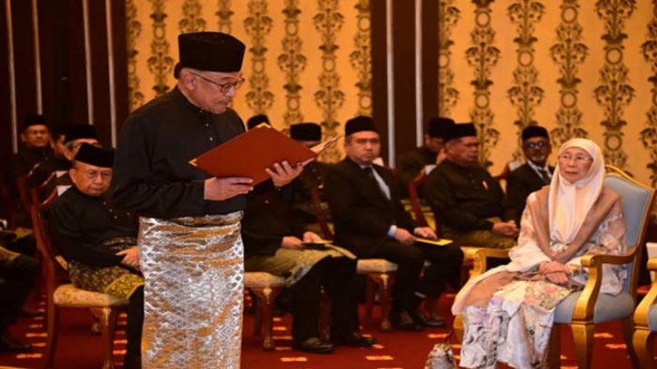 ২৫ বছর সংগ্রামের ফল মালয়েশিয়ার প্রধানমন্ত্রী আনোয়ার ইব্রাহিম ২৫ বছর সংগ্রামের ফল মালয়েশিয়ার প্রধানমন্ত্রী আনোয়ার ইব্রাহিম