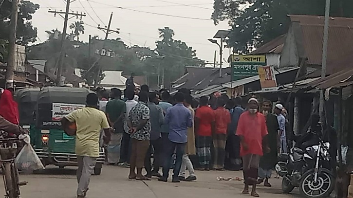 নেত্রকোনায় গিয়ে রাশেদসহ গণ অধিকার নেতারা অবরুদ্ধ নেত্রকোনায় গিয়ে রাশেদসহ গণ অধিকার নেতারা অবরুদ্ধ
