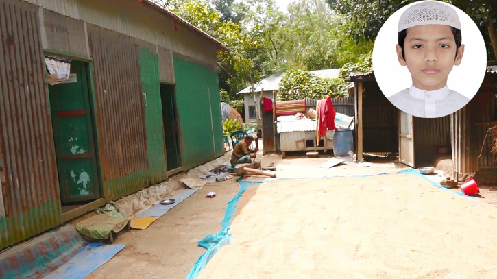 ১৪বার নদী ভাঙনের শিকারের পর তাকরীমের ঠাঁই হয় টিনের ঘরে ১৪বার নদী ভাঙনের শিকারের পর তাকরীমের ঠাঁই হয় টিনের ঘরে