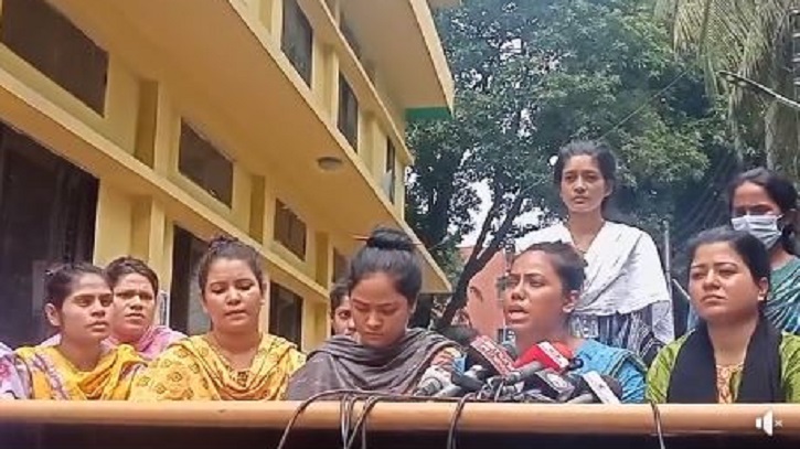 ইডেন ছাত্রলীগের বহিষ্কৃত গ্রুপের সংবাদ সম্মেলন, অনশনে বসবেন তারা ইডেন ছাত্রলীগের বহিষ্কৃত গ্রুপের সংবাদ সম্মেলন, অনশনে বসবেন তারা