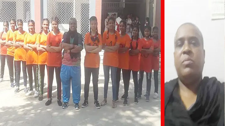 চুল বেণি করায় কাবাডি খেলোয়ারদের মারধর, প্রশিক্ষকের অভিনব প্রতিবাদ চুল বেণি করায় কাবাডি খেলোয়ারদের মারধর, প্রশিক্ষকের অভিনব প্রতিবাদ
