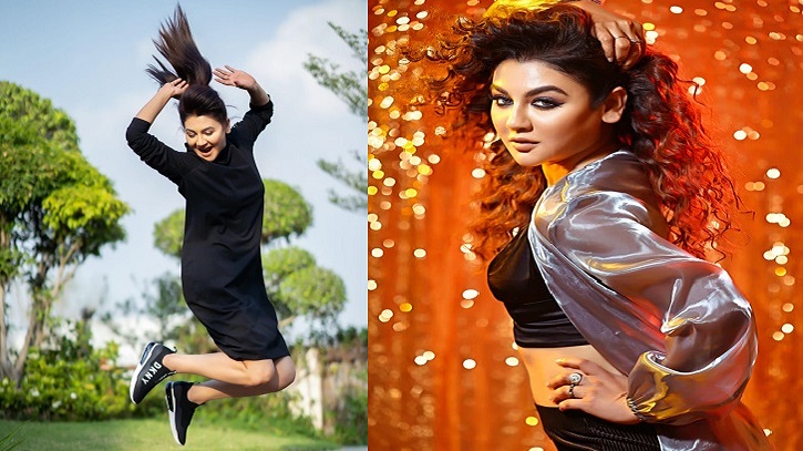 বয়স হার মেনেছে যার সৌন্দর্যে বয়স হার মেনেছে যার সৌন্দর্যে