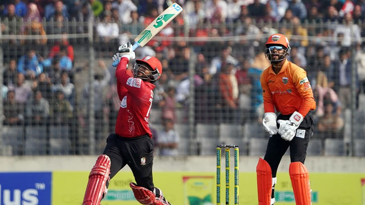 বরিশালের কাছে হেরে আরও তলানীতে গেল খুলনা বরিশালের কাছে হেরে আরও তলানীতে গেল খুলনা
