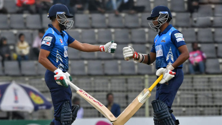 পিছিয়ে থাকা ঢাকার কাছে হারলো সাকিবের বরিশাল পিছিয়ে থাকা ঢাকার কাছে হারলো সাকিবের বরিশাল