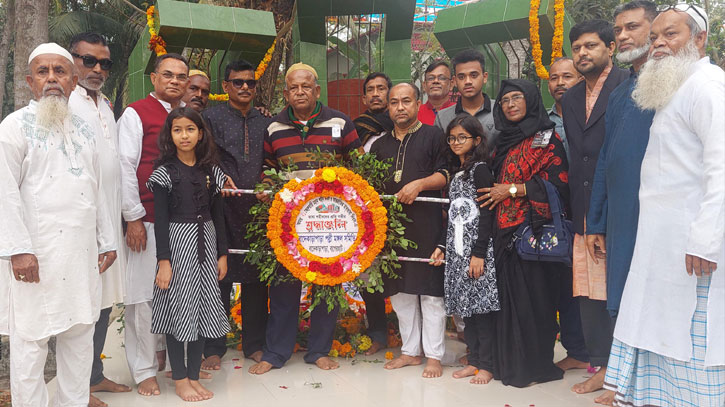 বাগেরহাটে এক গ্রামেই সাত ভাষা সৈনিক বাগেরহাটে এক গ্রামেই সাত ভাষা সৈনিক
