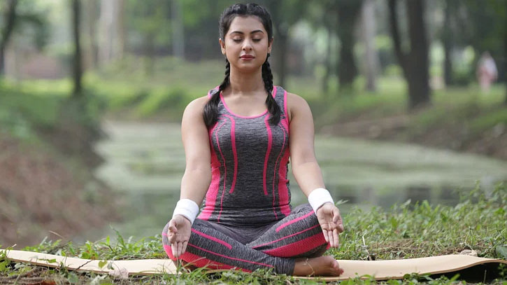 দ্রুত ওজন কমাতে খাবার না কমিয়ে মেনে চলুন ৮টি নিয়ম দ্রুত ওজন কমাতে খাবার না কমিয়ে মেনে চলুন ৮টি নিয়ম