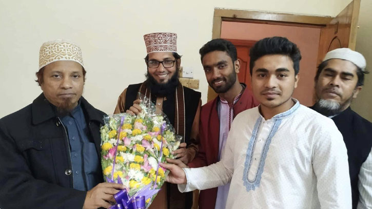অবশেষে কারাগার থেকে মুক্তি পেলেন মুফতি কাজী ইব্রাহিম অবশেষে কারাগার থেকে মুক্তি পেলেন মুফতি কাজী ইব্রাহিম