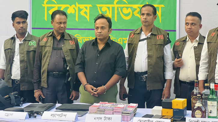 ‘লগে আছি ডটকমের’ এমডি বাচ্চু গ্রেফতার ‘লগে আছি ডটকমের’ এমডি বাচ্চু গ্রেফতার
