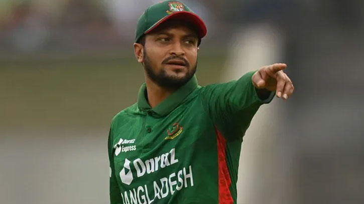 ইতিহাস থেকে মাত্র ৪ উইকেট দূরে সাকিব ইতিহাস থেকে মাত্র ৪ উইকেট দূরে সাকিব