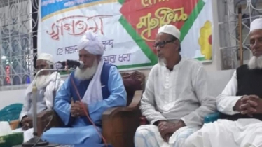 মাহফিলে বয়ান করতে করতে ইমামের মৃত্যু