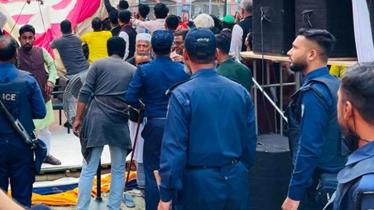 নেতাদের ভারে ভেঙে পড়লো আওয়ামী লীগের মঞ্চ
